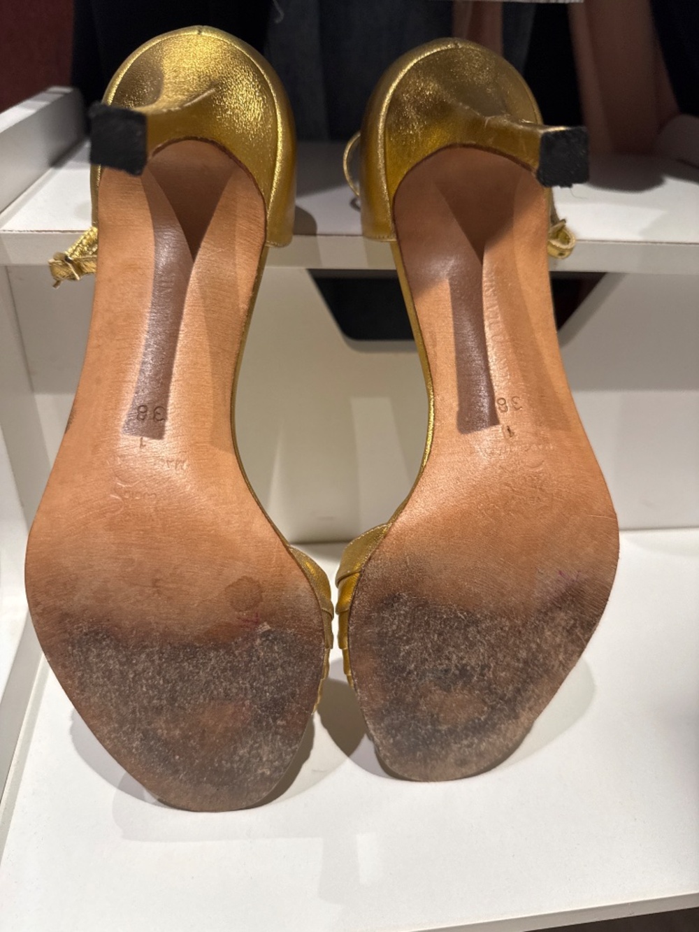 Manolo Blahnik, metallic gold strappy heels size 8 - Picture 9 of 12